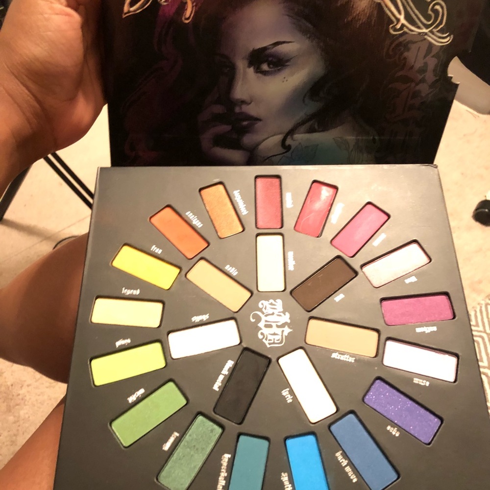 Kat Von D Mi vida loca remix eyeshadow pallet